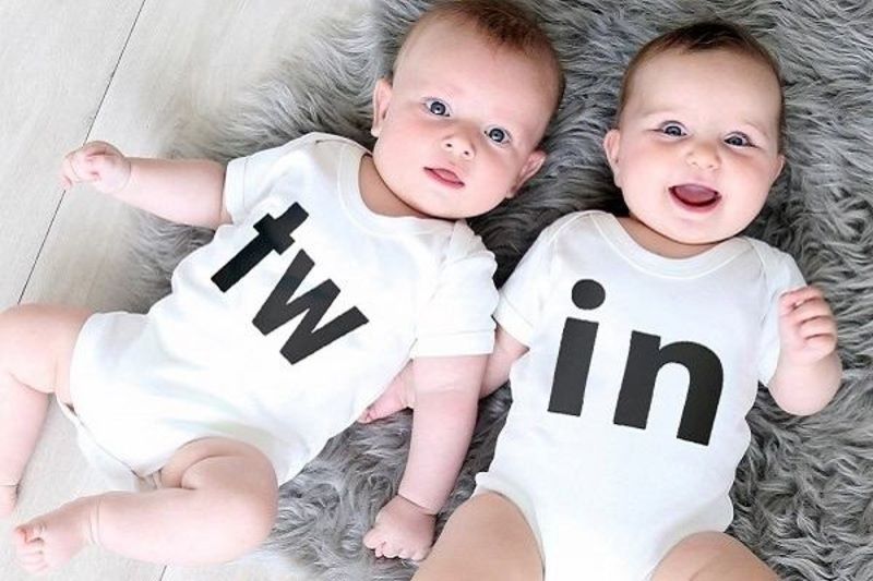 Mơ ngủ thấy đẻ cặp sinh đôi